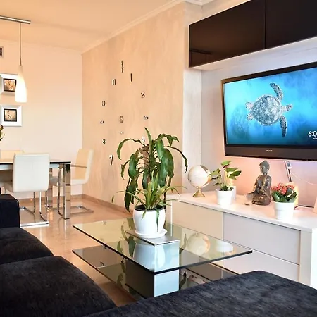 Luxury 6 People Gym Pool Great Location Valencia